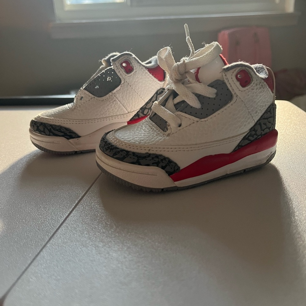 Air Jordans 3 retro Td Firetruck red size: 4C
